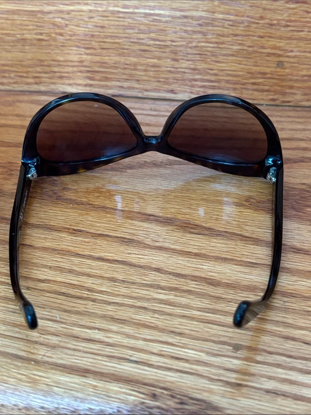 Tory Burch Black Cat-Eye Sunglasses with Brown Gradient Lenses